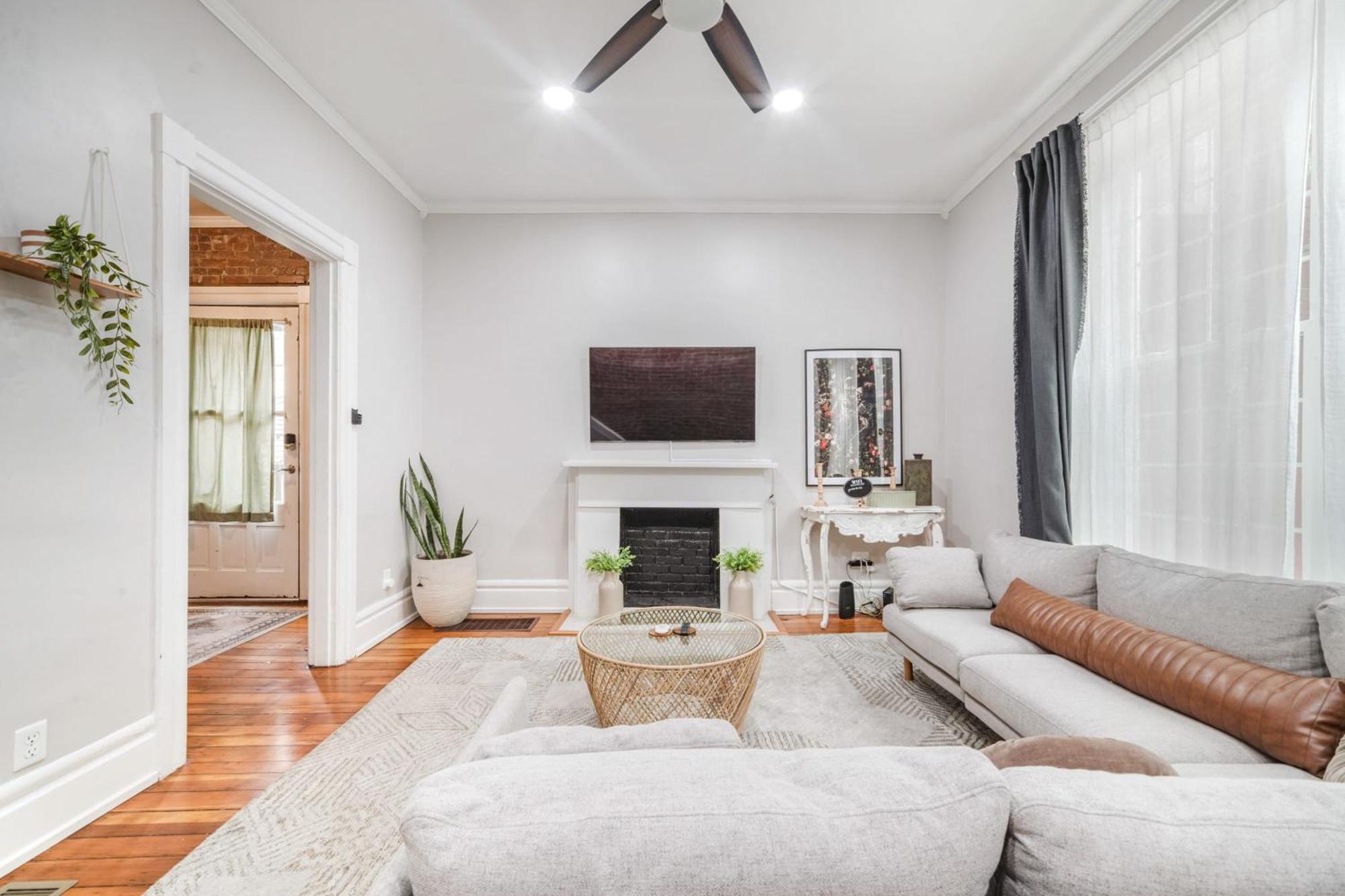 Urban Oasis Haven In St Catherine * Louisville